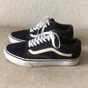 ✅Men Vans Old Skool Shoes size 9.5